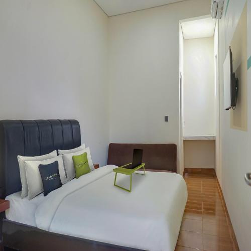 Pontianak Hotel | Urbanview Hotel Aloevera Pontianak by RedDoorz