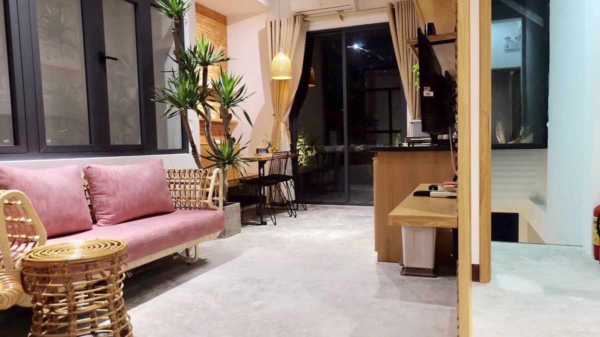 Hai Chau Apartment | URIHOUSE 4, ROMANTIC rooftop w/airy space & flower
