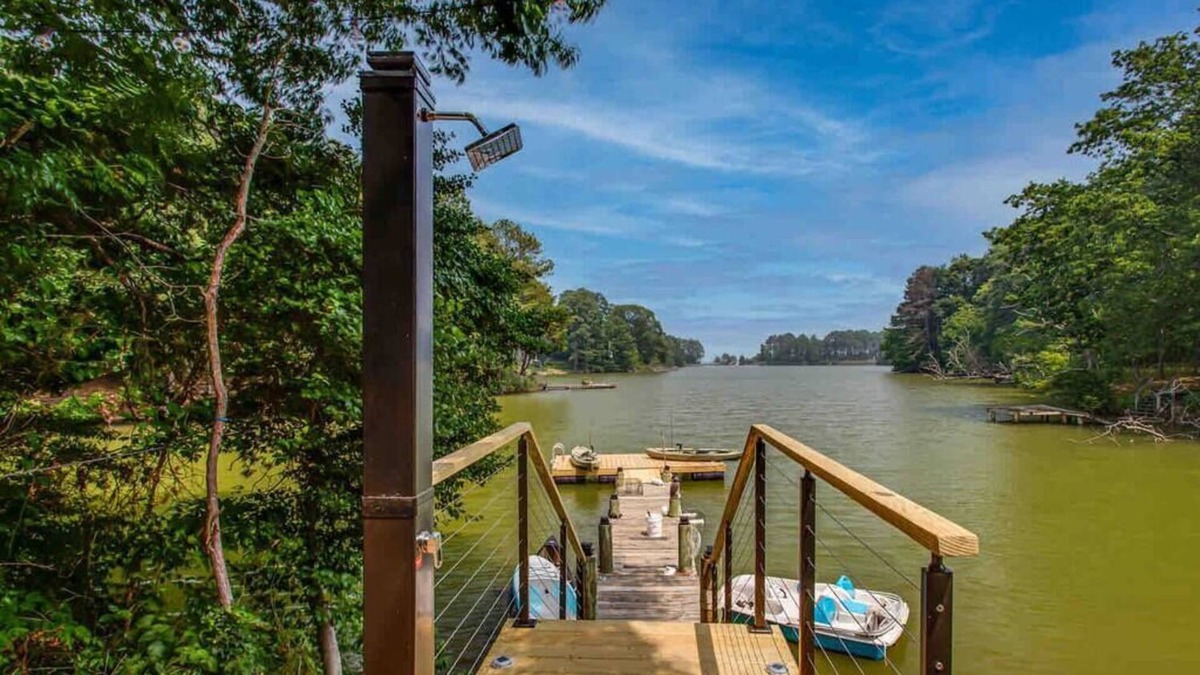 Chesapeake Ranch Estates-Drum Point House | Spacious Lakefront Cottage w/ Private Pier