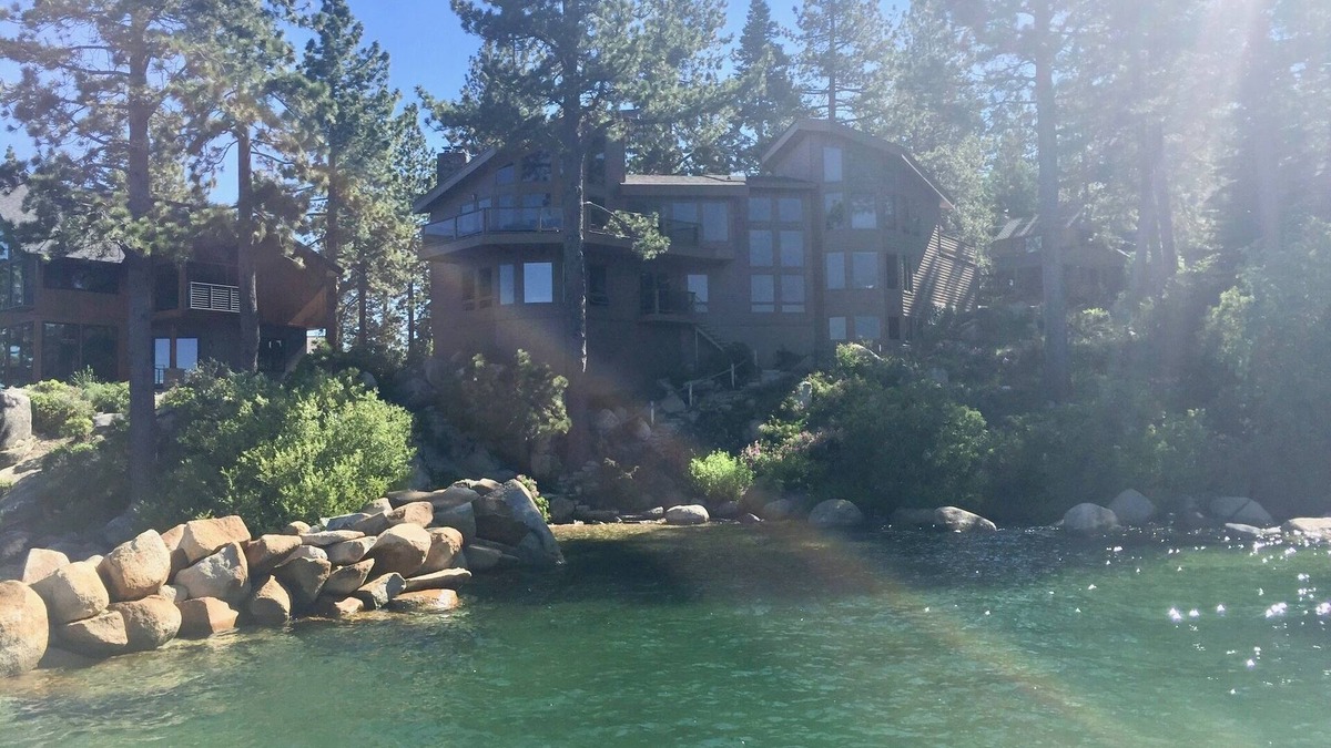 Elk Point House | Breathtaking Lakefront Home- Private beach-Fabulous sunsets-Paddleboards & canoe