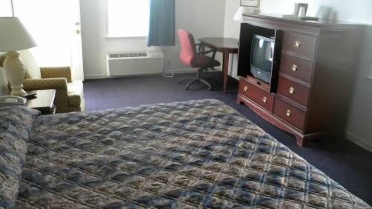 Morgantown Hotel | USA Inn and Suites Morgantown