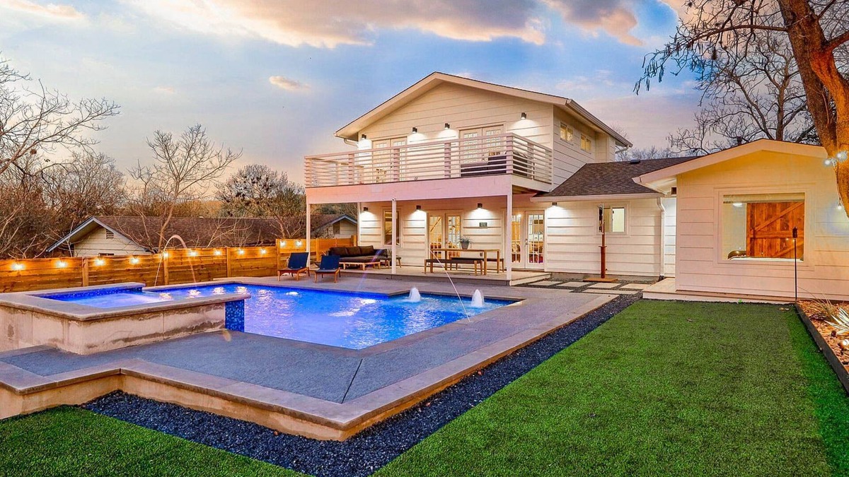 Parker Lane House | UT Football Fave - Pool, Hot Tub, BBQ Grill, More