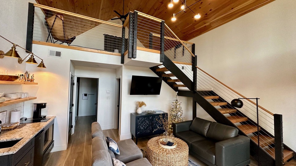 Gatlinburg - Pigeon Forge Cottage | UT Football + Night Views of Pigeon Forge! - 5