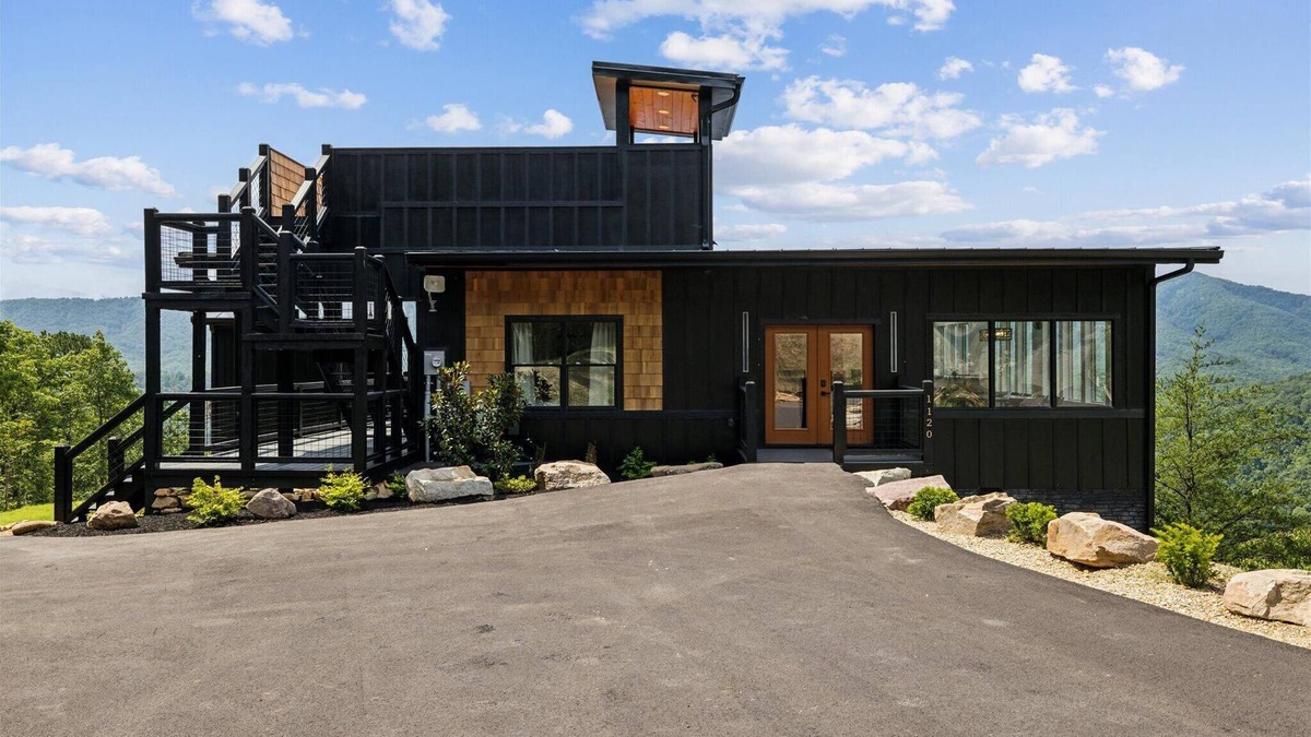 Pigeon Forge Cabin | UT Football + Stunning Views + Indoor Pool