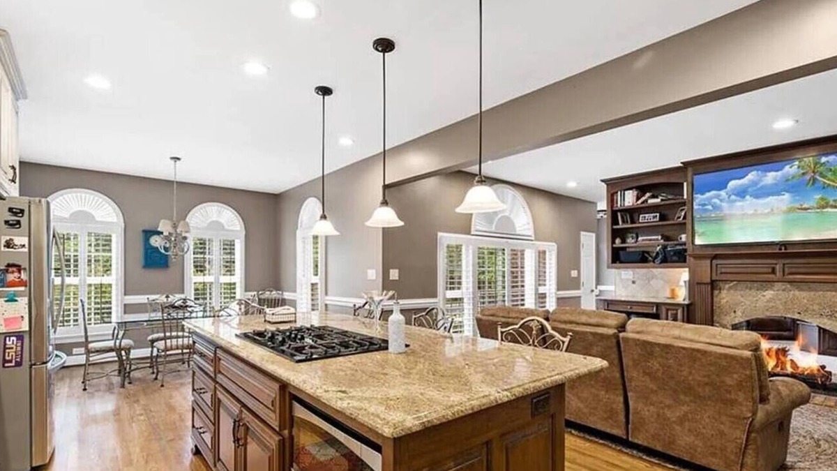New London House | Uwharrie Point/Lake/Golf/PoolTable/Fire Pit/GIFTS
