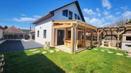 Balatonendred Apartment | Vályog Vendégház