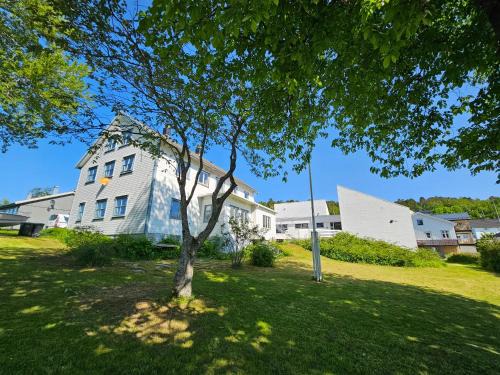 Alstahaug Bed & Breakfast | Våg Helgeland - Solbakken Gjestehus