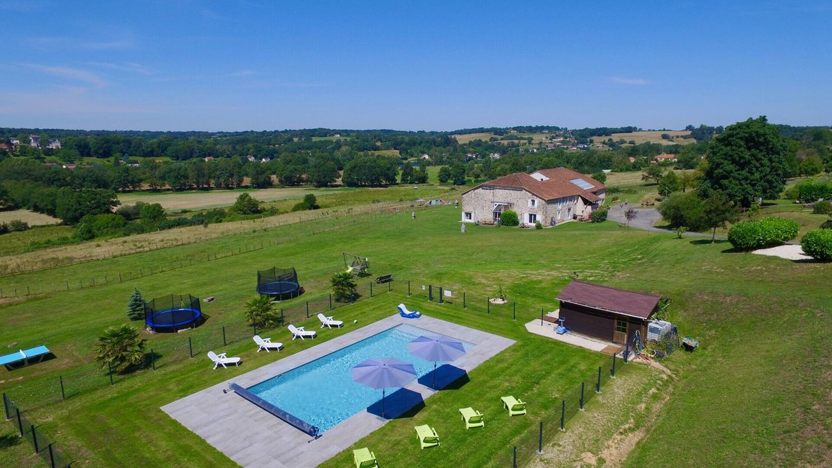 Availles-Limouzine Cottage | VéloGîtes, Le Gîte de la Nature, the perfect place for a family vacation?