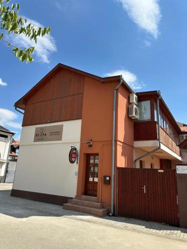 Kecskemet Hotel | Véndiófa szálláshely