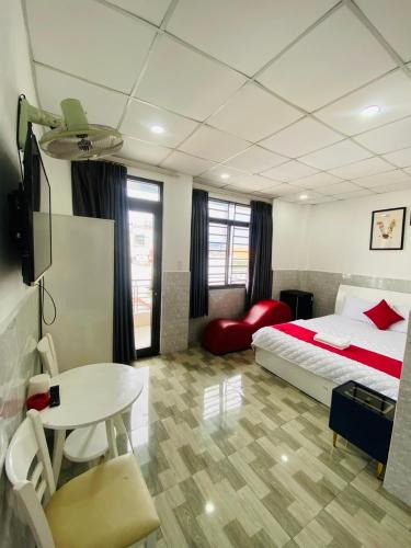 Tan Thuan Dong Hotel | Vĩnh Phú Gia Hotel