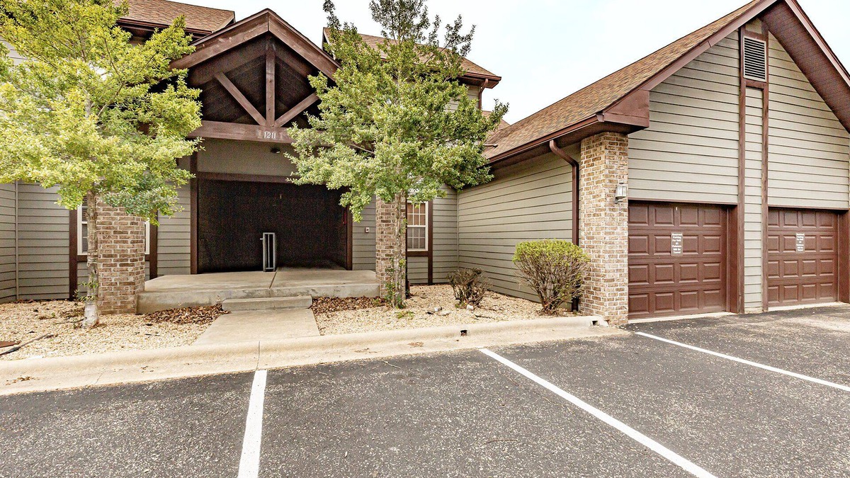 Branson West Villa | V1211-1, Golf-themed 2Br, 2Ba Villa; Unlock 15% Off 3+ Nts SEE DESC. BELOW
