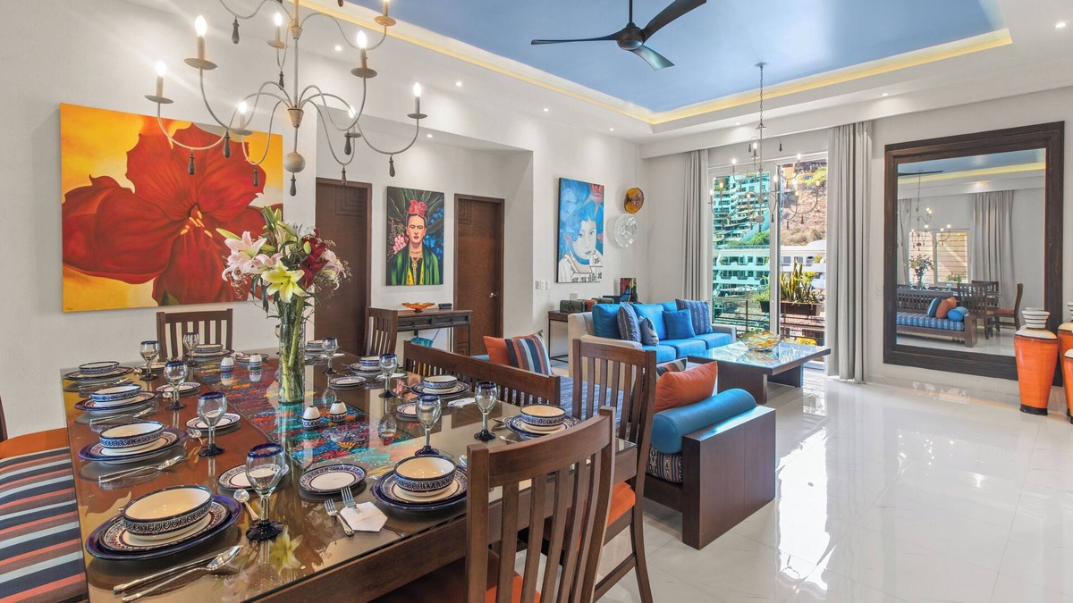 Emiliano Zapata Condo | V399 PH4 - STUNNING 2 BDRM 2.5 BATH - BOUTIQUE BUILDING - ZONA ROMANTICA'S BEST!