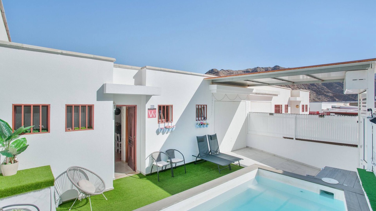 Puerto Rico Villa | Vacation Villa 'Big Puerto Rico Streetfront' with Mountain View, Wi-Fi and Air Conditioning