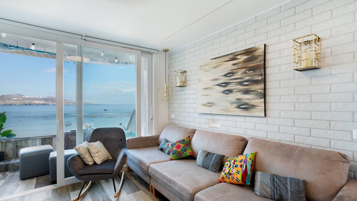 Las Palmas de Gran Canaria Apartment | Vacation Apartment 'Flat Belvedere Las Canteras Beach' with Sea View, Private Terrace and Wi-Fi