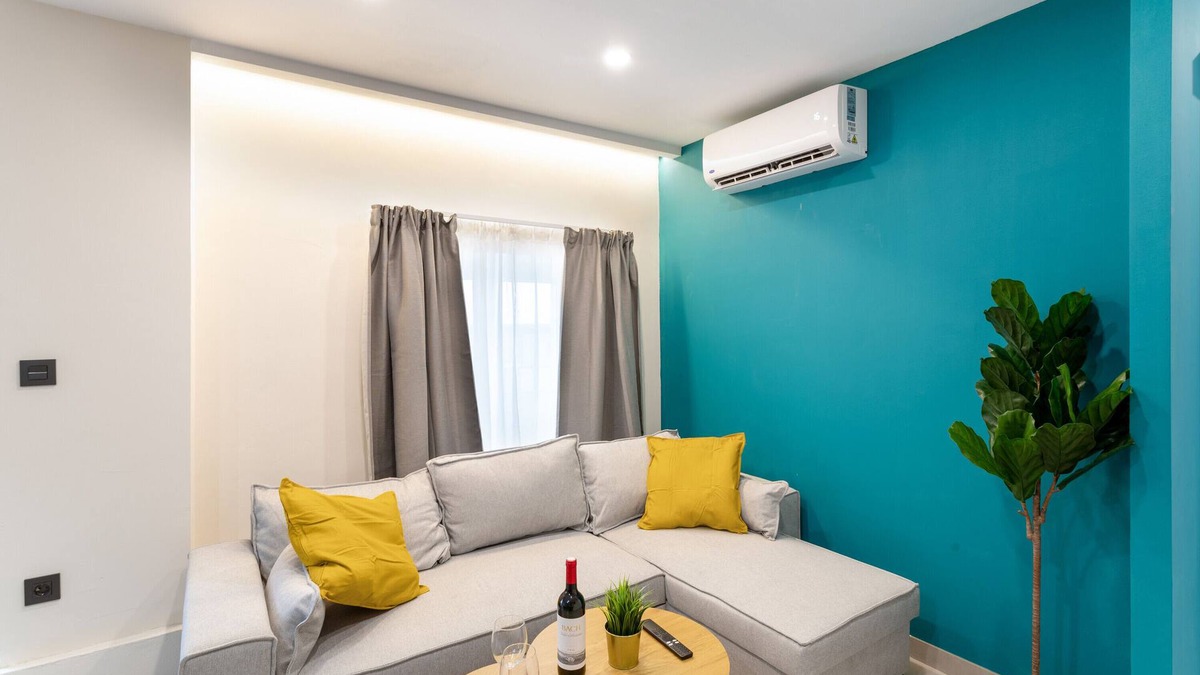 Las Palmas de Gran Canaria Apartment | Vacation Apartment 'Apartamento Entreplanta' with Shared Terrace, Wi-Fi and Air Conditioning