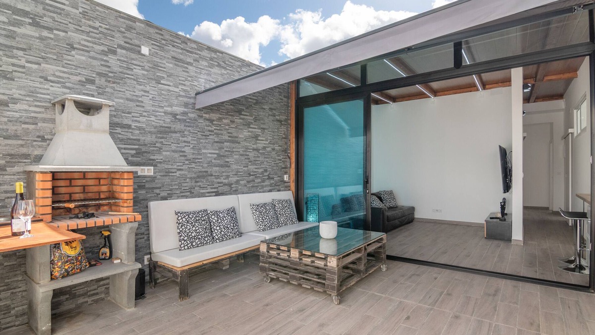 Las Palmas de Gran Canaria House | Vacation Home 'La Lajita' with Sea View, Private Terrace and Wi-Fi