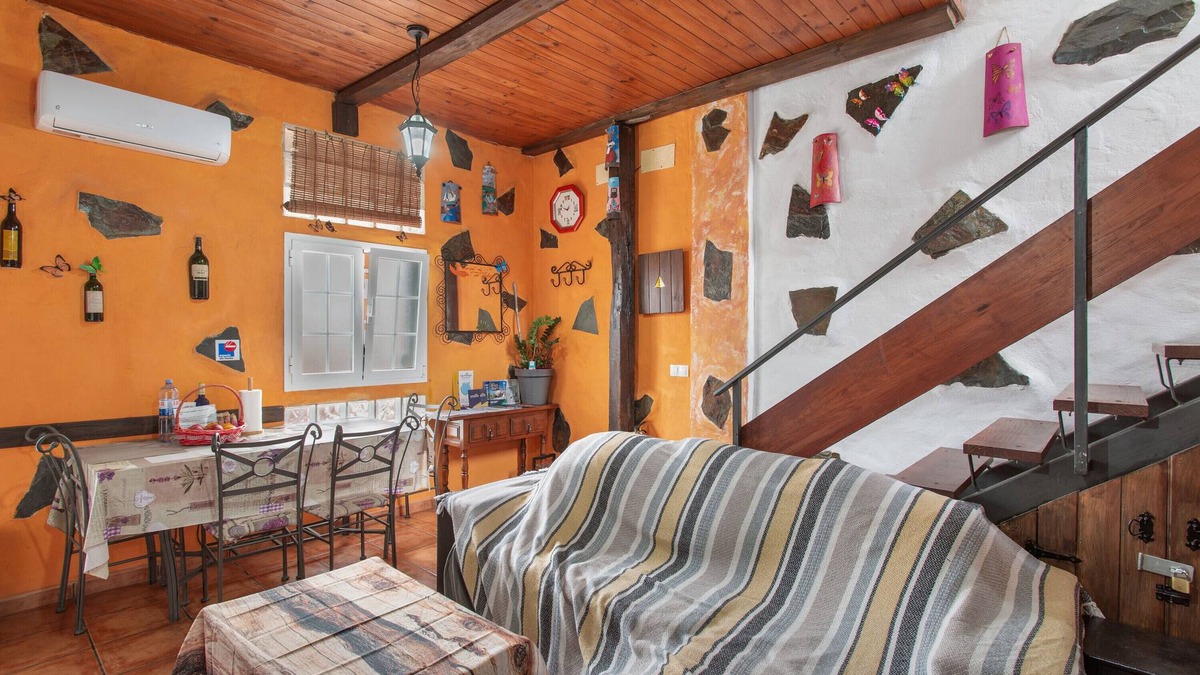 Las Palmas de Gran Canaria Apartment | Vacation 'Valerón Relax' with Wi-Fi and Air Conditioning