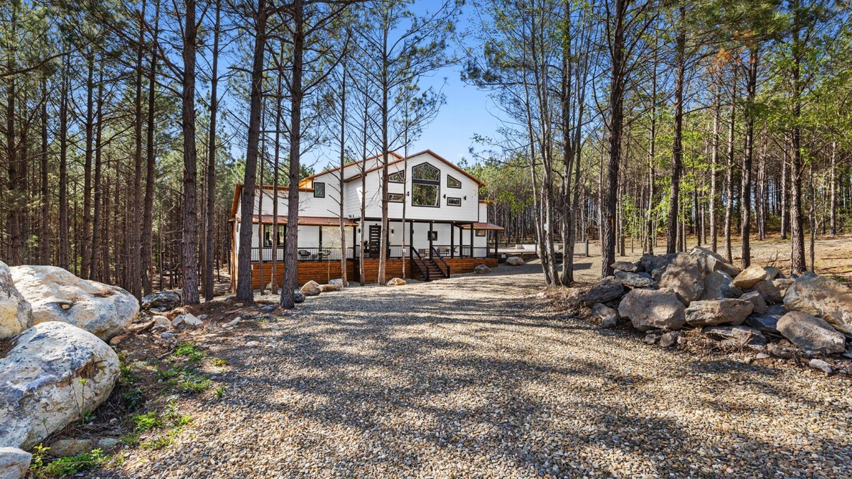 Pickens Cabin | Vacana P&S, Bball Court, Pool Table, Hot Tub, Fire Pit