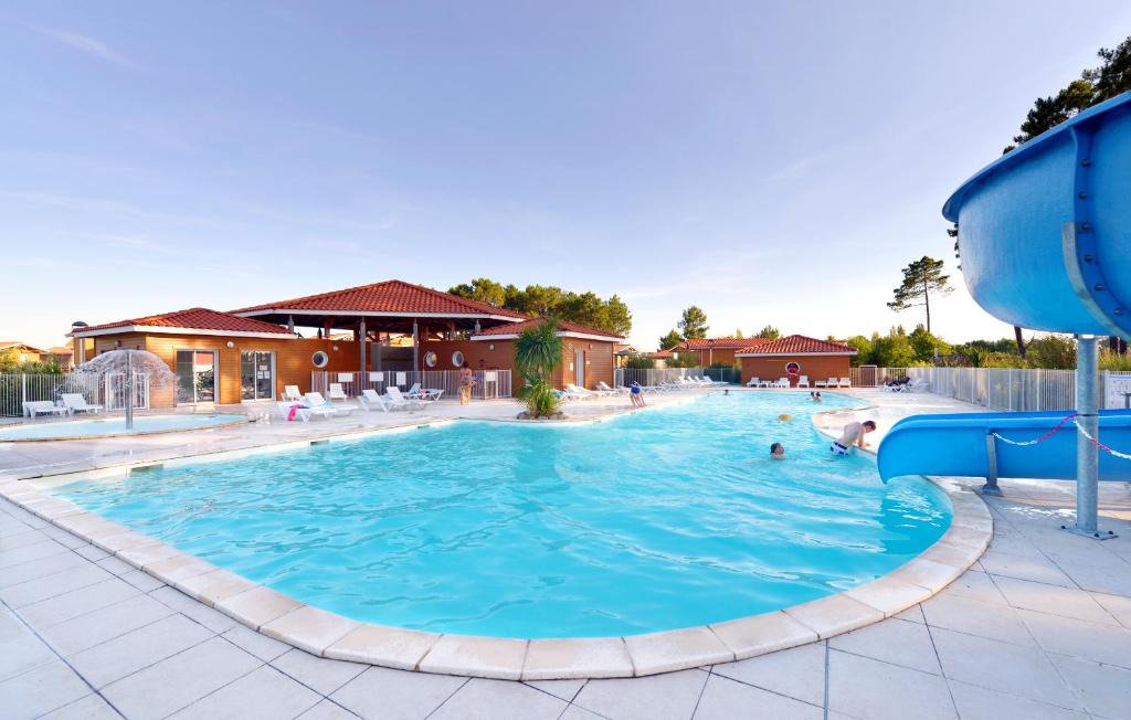 Parentis-en-Born Resort | Vacancéole - Le Domaine des Grands Lacs