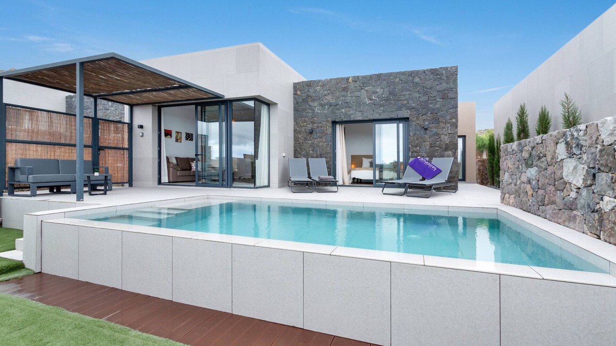 San Bartolome de Tirajana Villa | Vacation Villa 'Yucas 14' with Sea View, Wi-Fi and Air Conditioning