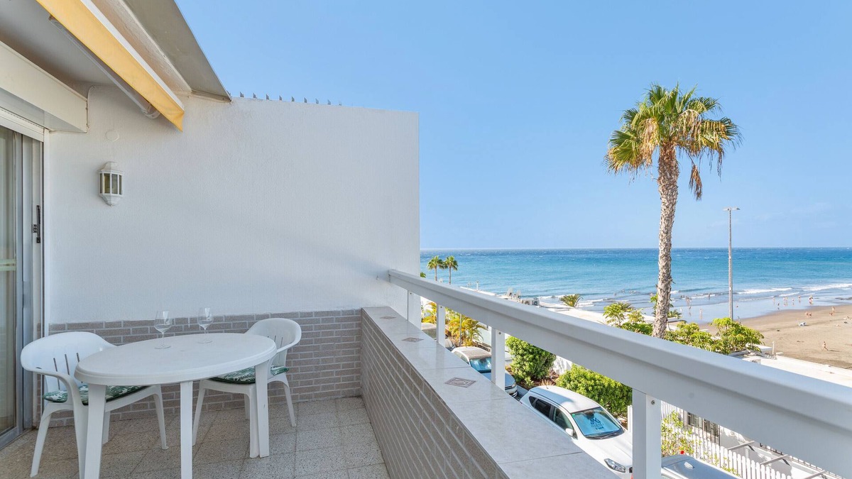 San Agustin Apartment | Vacation Apartment 'Al Mar En San Agustín' with Sea View, Private Terrace and Wi-Fi