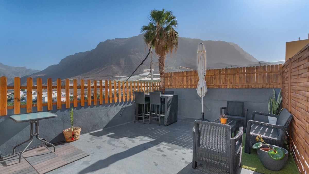 La Aldea de San Nicolas House | Vacation Home 'La Casa De Yakelin' with Private Terrace and Wi-Fi