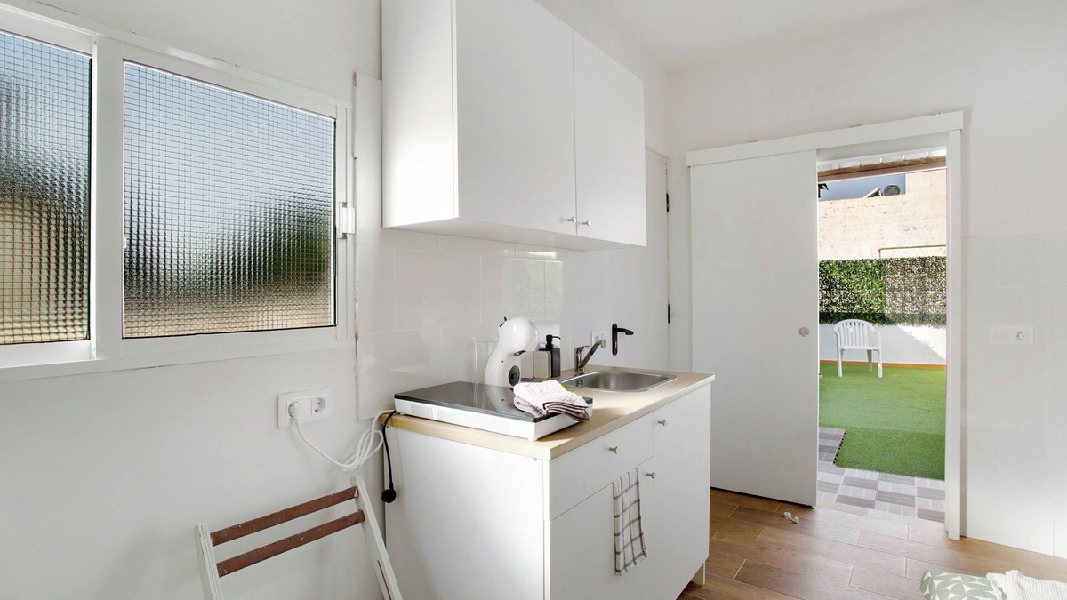 Santa Lucia Apartment | Vacation Apartment 'Casa Plaza San Nicolás De Bari' with Mountain View, Private Terrace and Wi-Fi