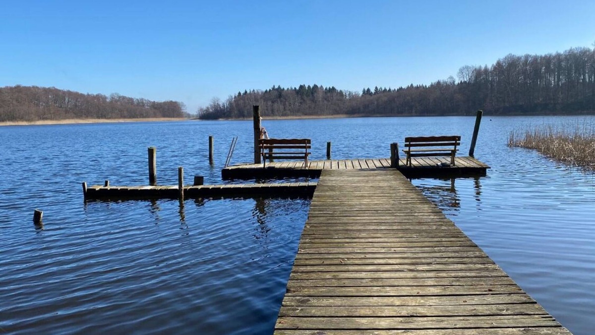 Lalendorf Apartment | Vacation apartment Seeperle with lake view and direct lake location