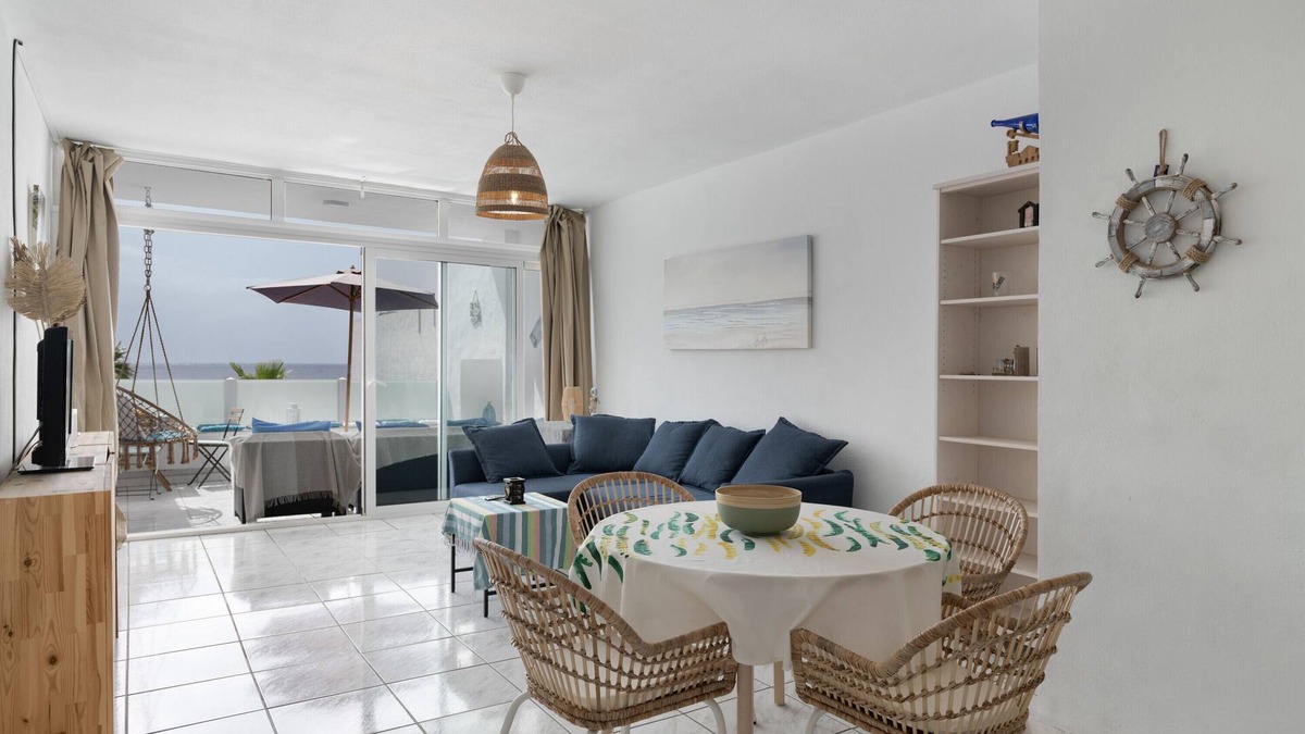 Puerto del Carmen Apartment | Vacation Apartment 'Vistamar' with Sea View and Wi-Fi