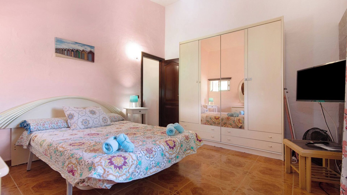 La Solana Villa | Vacation Apartment 'Vivienda V Torres 2' with Private Terrace and Wi-Fi
