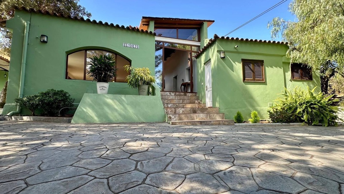 La Solana Apartment | Vacation Apartment 'Finca El Solis' with Mountain View, Wi-Fi and Air Conditioning
