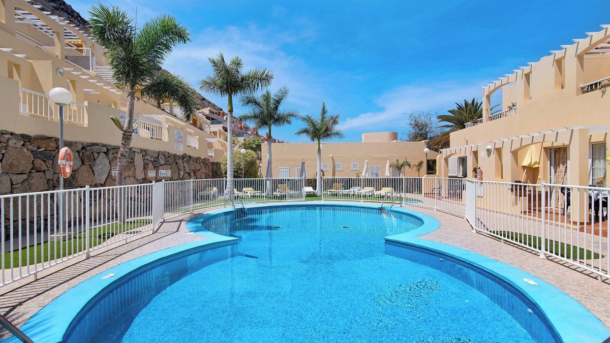Lomo Quiebre Apartment | Vacation Apartment 'Mangueros Suite 4 Puerto De Mogán' with Shared Pool and Wi-Fi