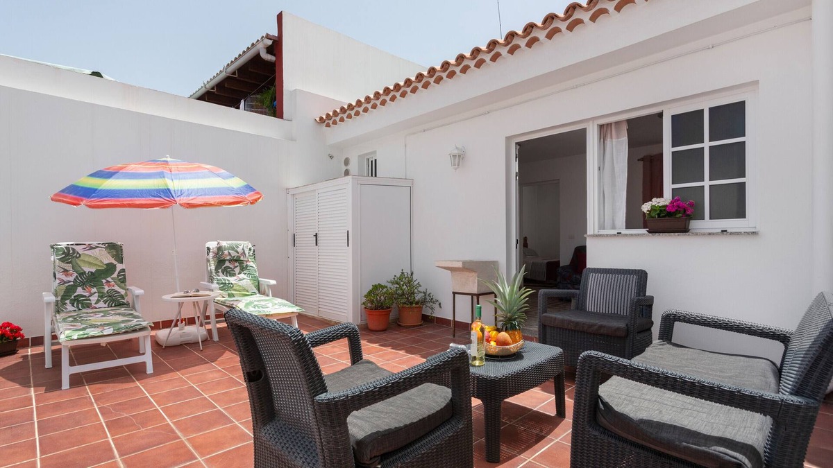 Piedra Hincada Apartment | Vacation Apartment 'Ático La Estrella' with Mountain View and Private Terrace