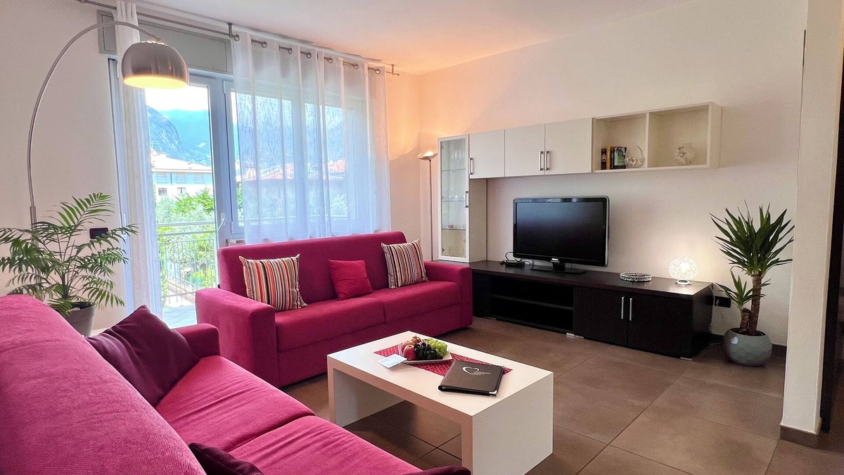 Riva del Garda Apartment | Vacation apartment Riva del Garda - 3 bedrooms, garden, parking, W-Lan