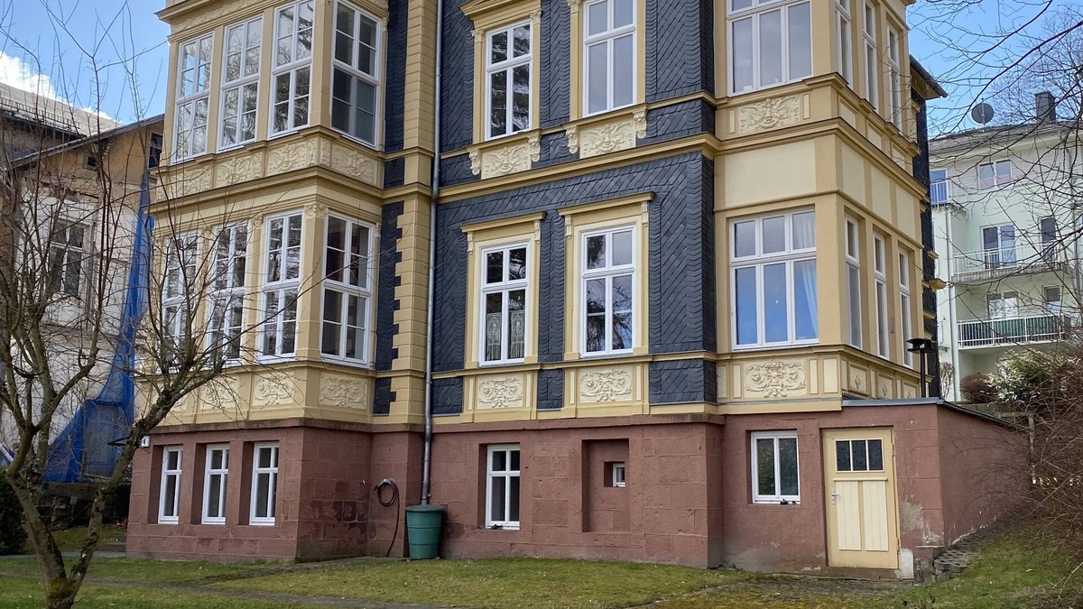 Friedrichroda Apartment | Vacation apartment "Villa am Kurpark" - Maisonette