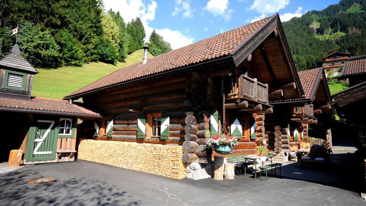 Mayrhofen Apartment | Vacation apartment/apartment for 7 guests with 90m² in Mayrhofen (269207)