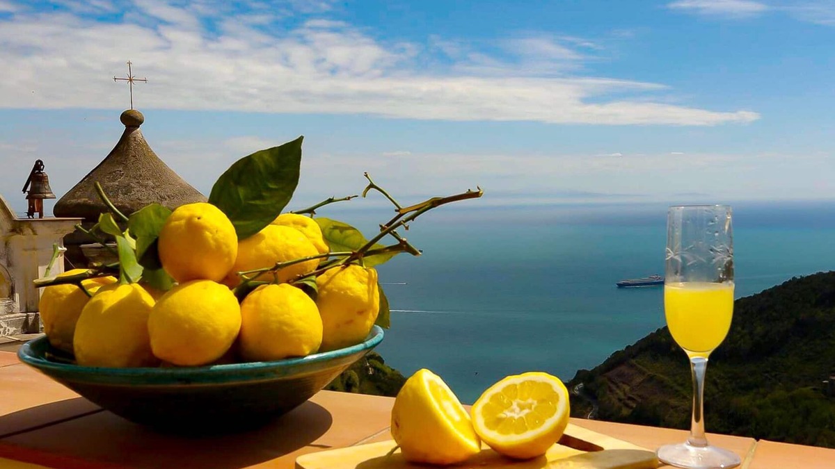 Albori Apartment | Vacation apartment/apartment for 4 guests with 85m² in Albori (165940)