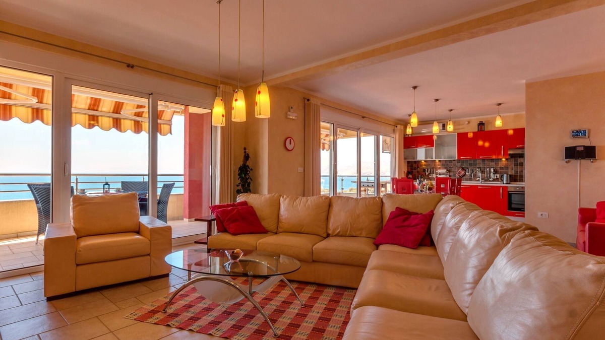 Utjeha Apartment | Vacation apartment/apartment for 5 guests with 145m² in Utjeha (29629)