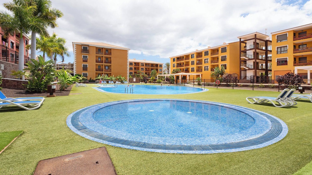 Palm-Mar Apartment | Vacation Apartment 'Apto El Mocan Swimming Pool 2bed' with Shared Pool, Private Terrace and Wi-Fi