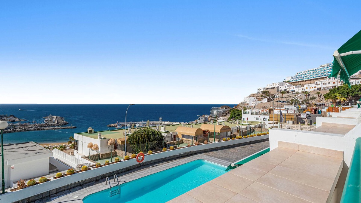 Puerto Rico Apartment | Vacation Apartment 'Calipso Sun and Beach' with Sea View, Wi-Fi and Air Conditioning