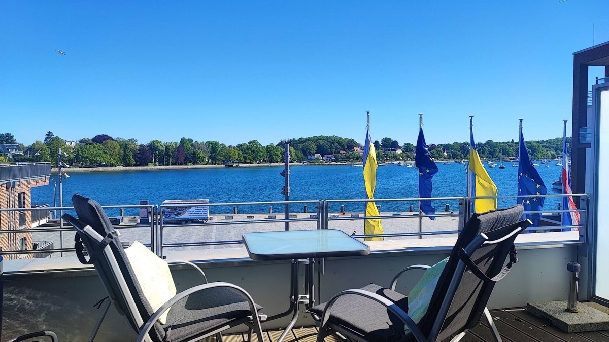 Eckernfoerde Apartment | Vacation apartment/apartment for 5 guests with 91m² in Eckernförde (121120)