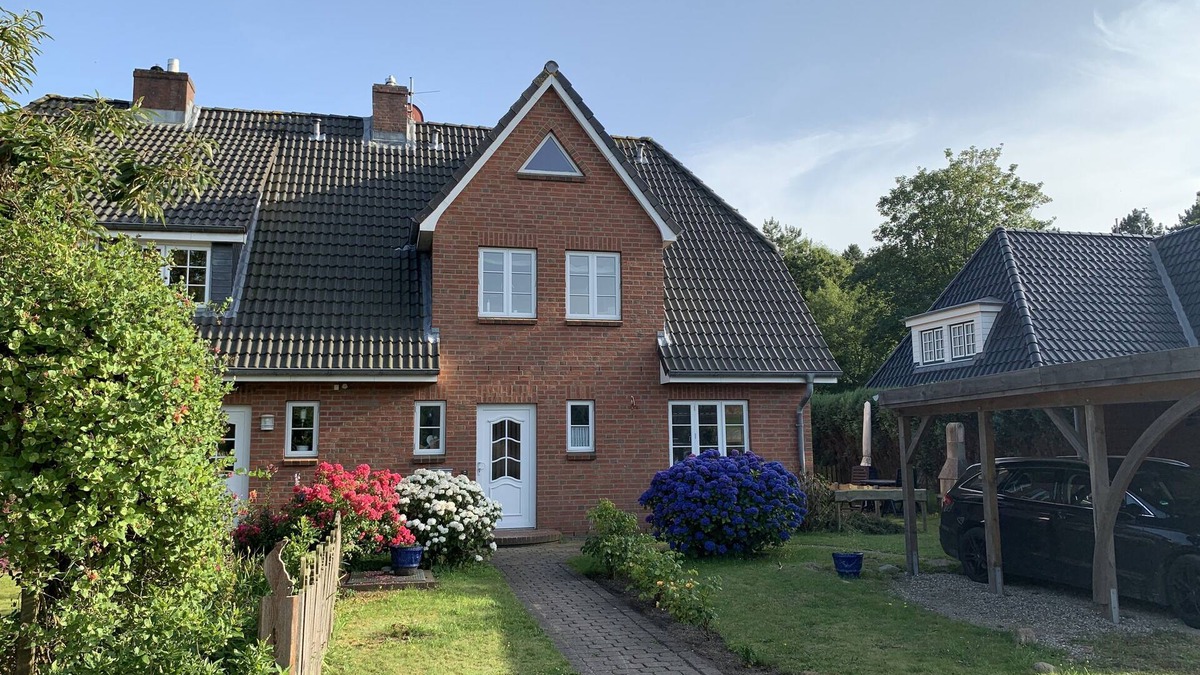 Suddorf Apartment | Vacation apartment "Haus Tarje" Your family vacation in the heart of the island of Amrum