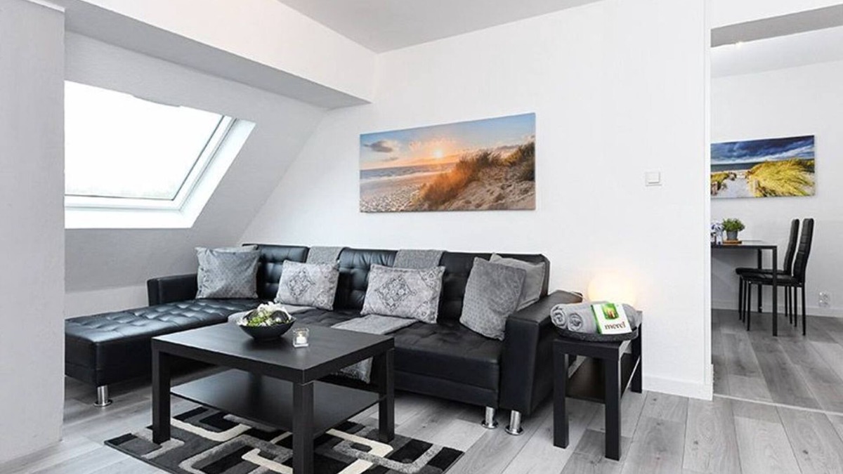 Holtriem Apartment | Vacation apartment Abendrot - House Auszeit Crusoh in Schweindorf