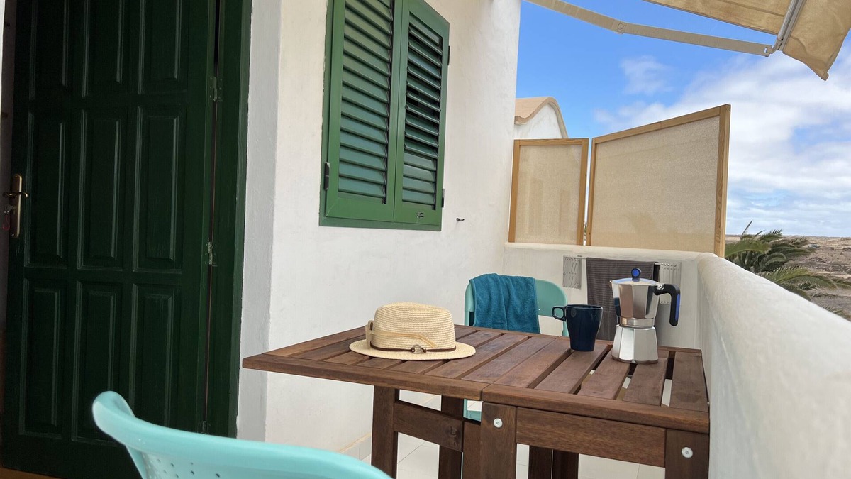 Los Lagos Apartment | Vacation Apartment 'El Islote At The Beach' with Mountain View, Shared Garden and Wi-Fi