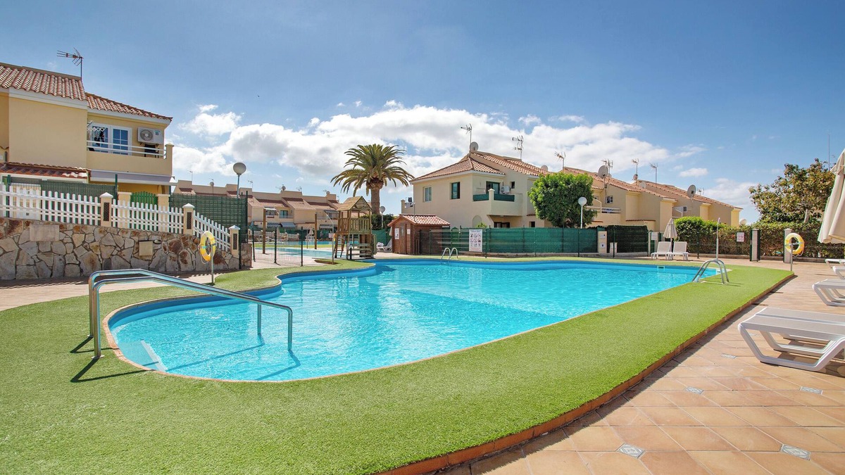 Sonnenland Apartment | Vacation Apartment 'Exclusive Sonemar' with Shared Pool and Wi-Fi