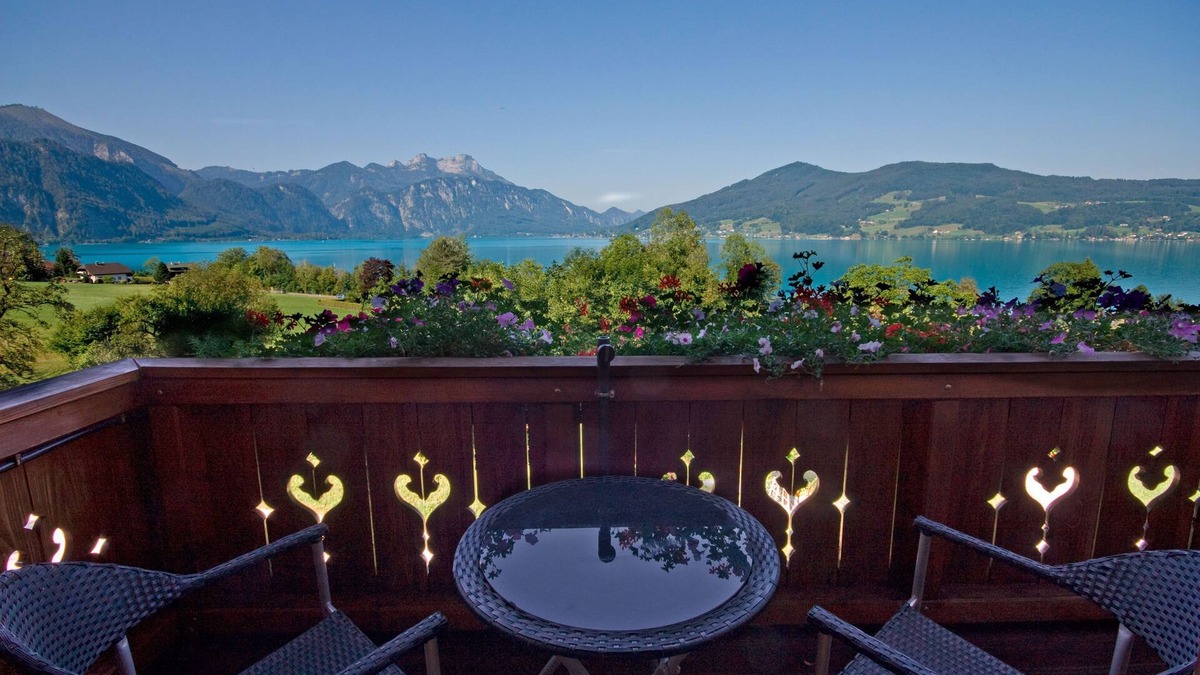 Steinbach am Attersee Apartment | Vacation apartment Eisenau - Haslbauer - Family Resch