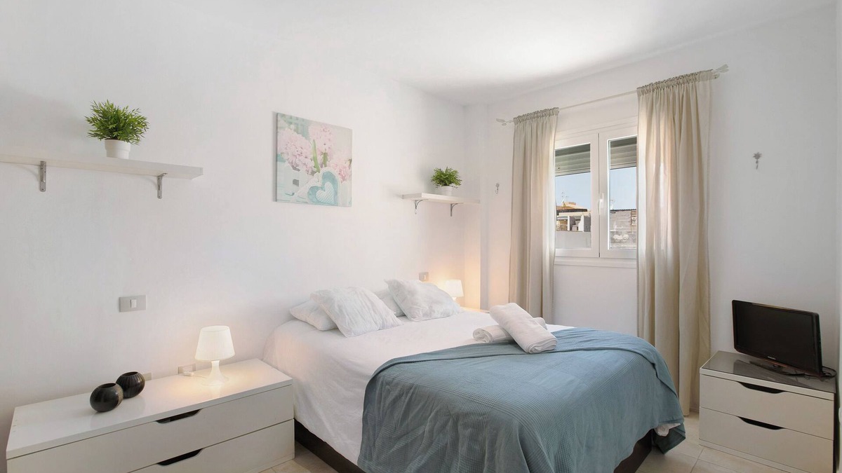 Cabo Blanco Apartment | Vacation Apartment 'Ático Garajonay' with Mountain View, Wi-Fi and Air Conditioning
