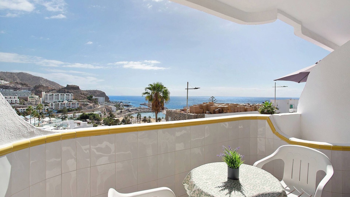 Puerto Rico Apartment | Vacation Apartment 'Appartamento Timo' with Sea View, Shared Pool and Wi-Fi