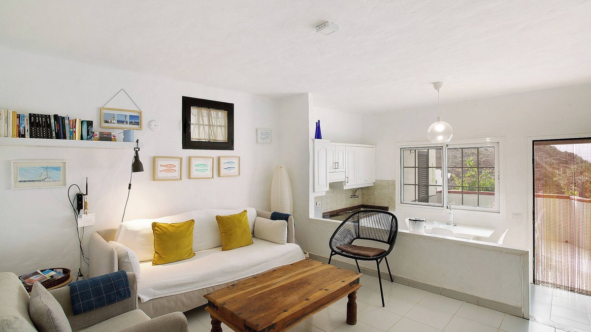 Galdar Apartment | Vacation Apartment 'Faro De Sardina' with Shared Pool, Private Terrace and Wi-Fi