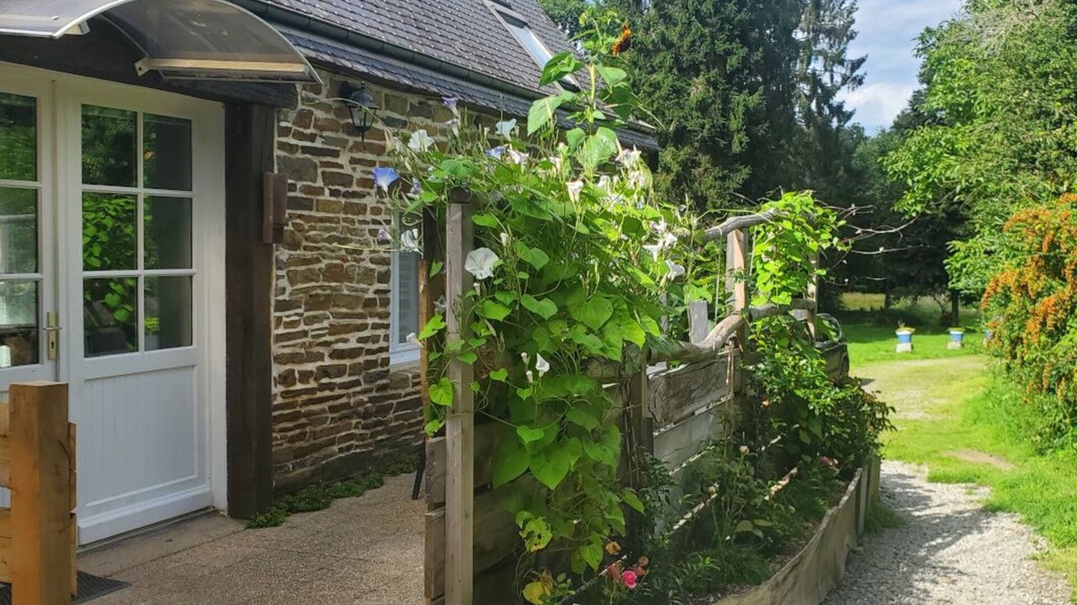 La Fontenelle Apartment | Vacation apartment in 4Ha nature area with pond. Bike rental and games for everyone.